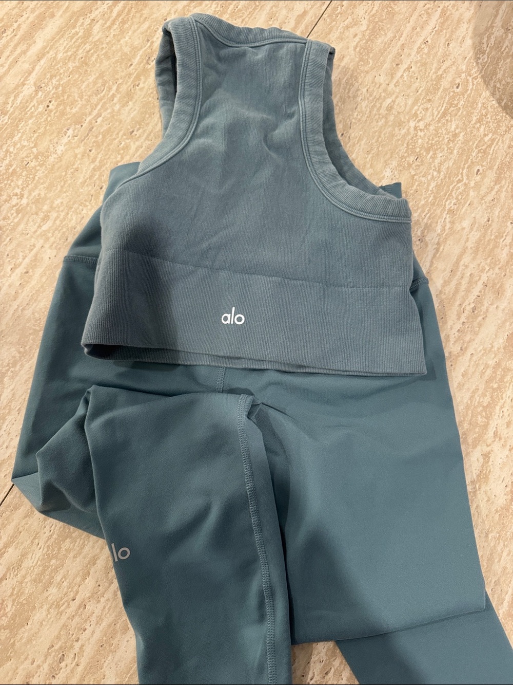 Alo yoga, top, and bottom set